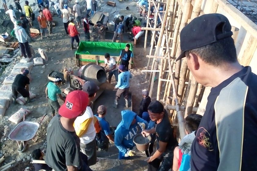 gotong-royong bangun gedung serbaguna mepanga-3
