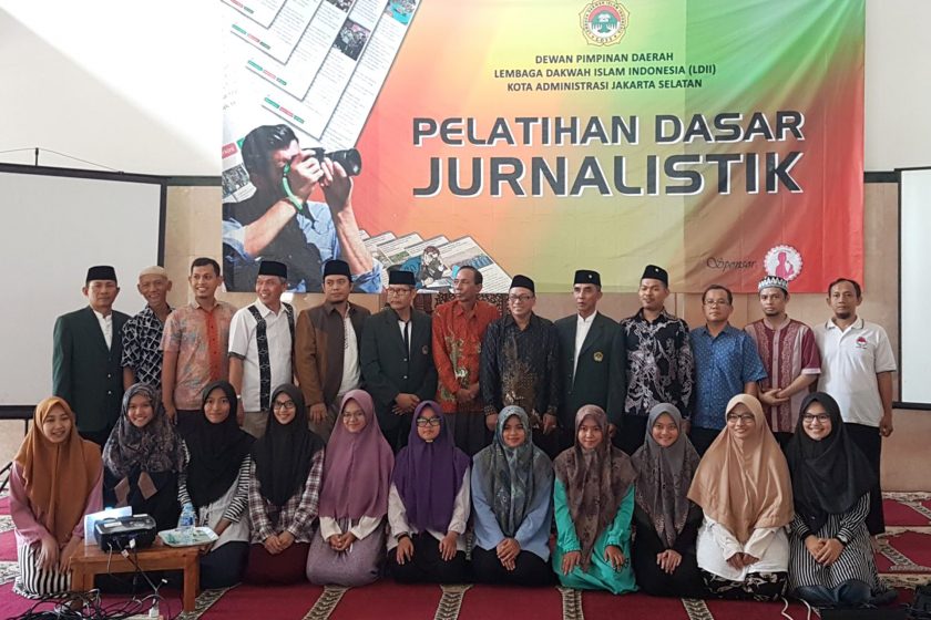 ketua pwi jaksel pangi simatupang pelatihan dasar jurnalistik dpd ldii jaksel-6