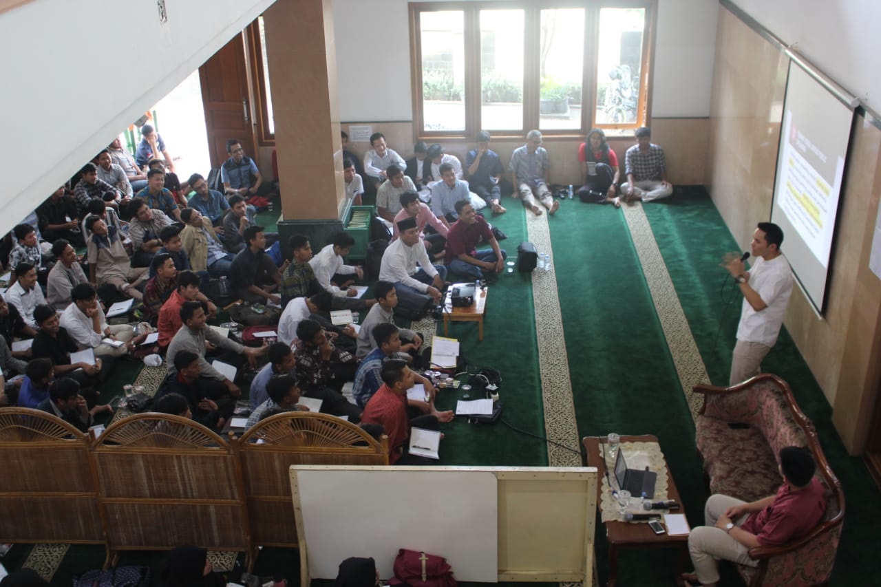 Komunitas Intana Gandeng Ben Kasyafani Gelar Public Speaking Bagi Generasi Milenial Jaksel