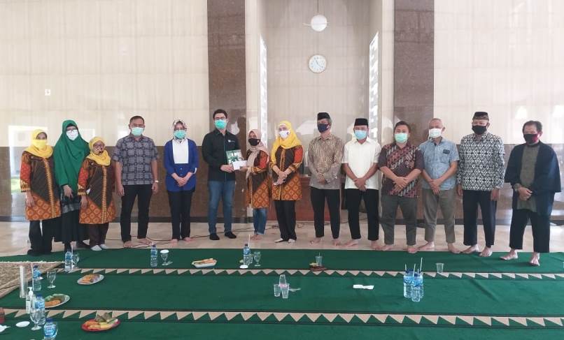 Wali Kota Airin Saat Kunjungi Taman Bacaan Binaan PC LDII Ciputat Timur