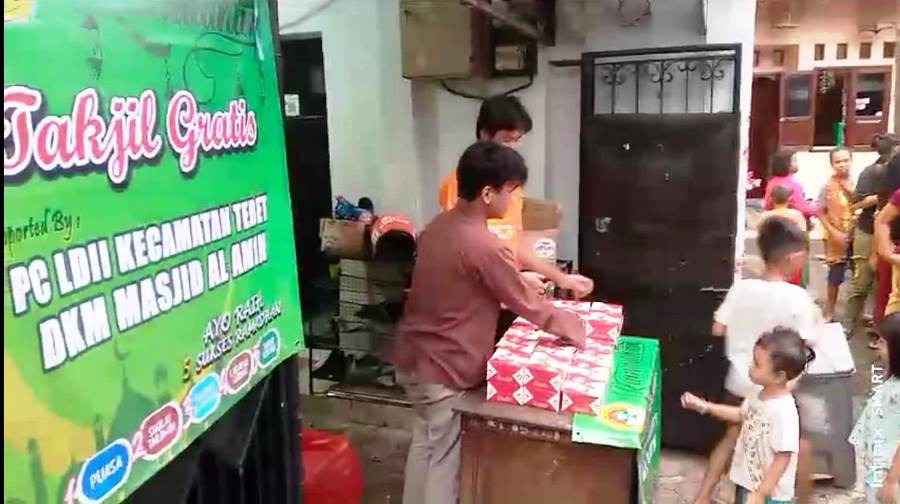 PC LDII Tebet Bagikan Takjil Gratis 2
