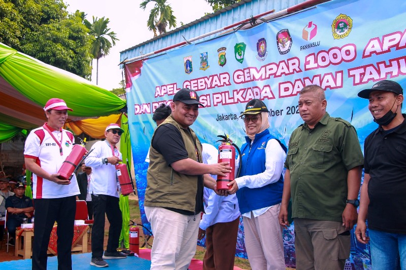PENYERAHAN APAR 1