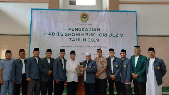 Ketua Umum MUI Jakarta Selatan bersama pengurus DPD LDII Jakarta Selatan
